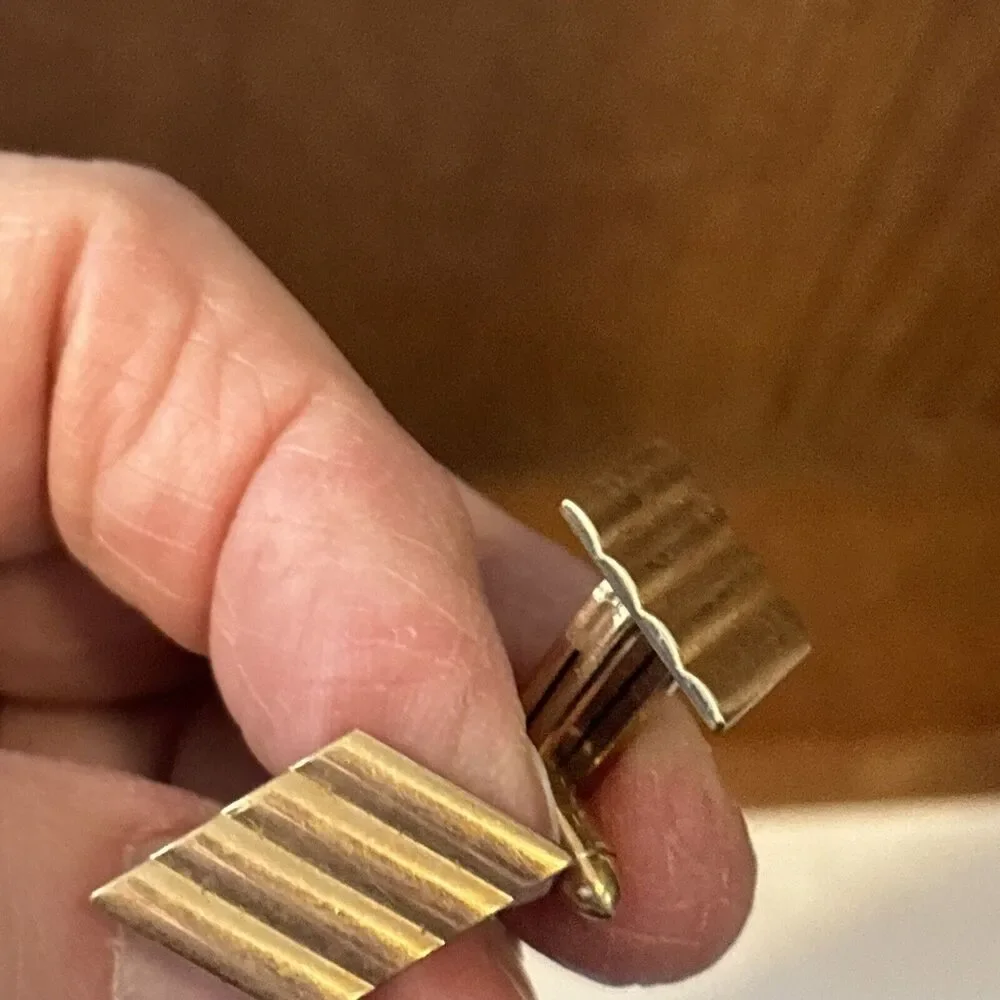 Vintage Lot Of 4 Pairs Of Cufflinks Classic Designs